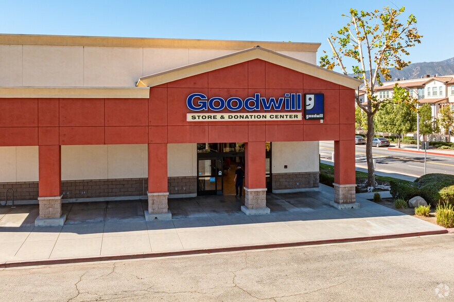 More Photos Of 526 W Foothill Blvd, Glendora Drugstore For Sale
