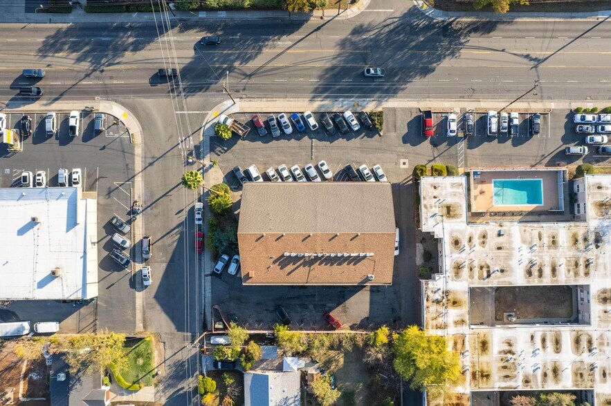 More Photos Of 2391 Arden Way, Sacramento Office For Sale