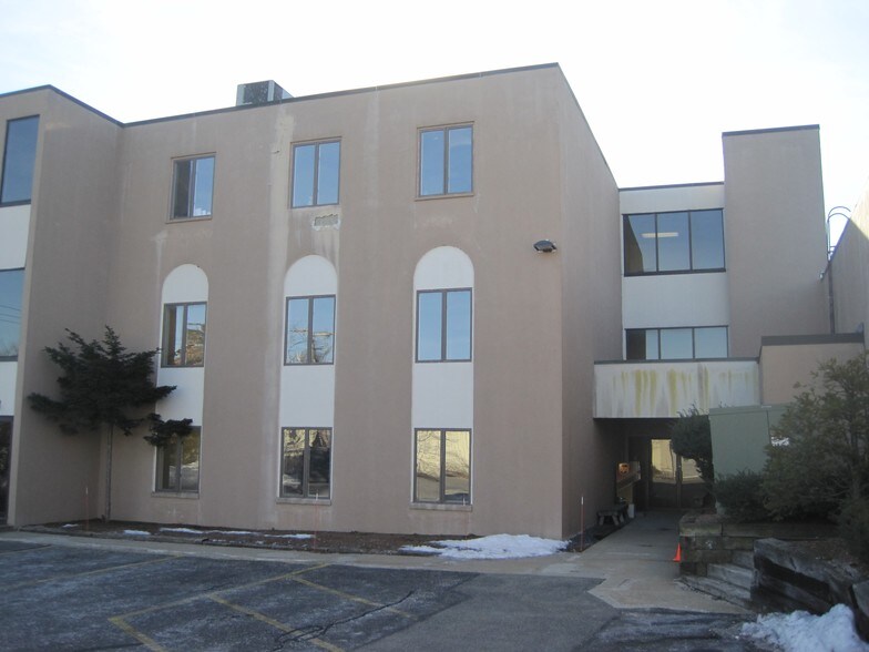 More Photos Of 910 Boston Post Rd E, Marlborough Office For Lease