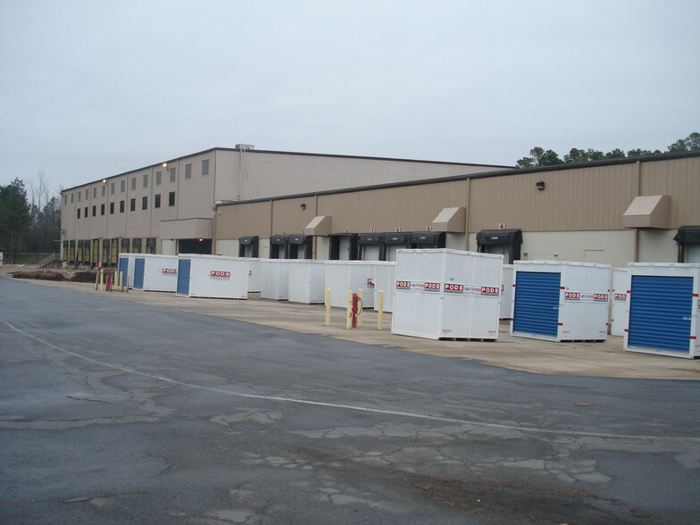 More Photos Of 2300 E 145th St, Little Rock Distribution For Lease