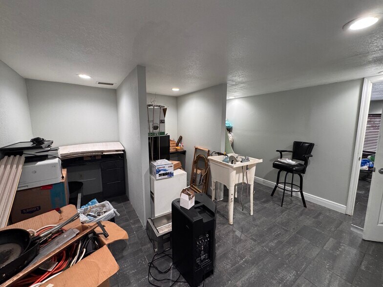 More Photos Of 3901 W 18th Ave, Hialeah Warehouse For Sale