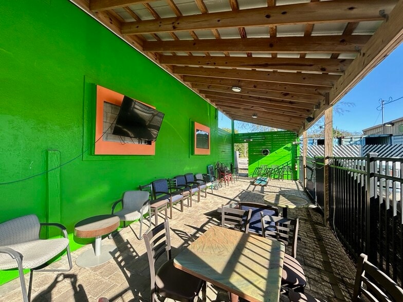 More Photos Of 320 S 8th St, Fernandina Beach Freestanding For Lease