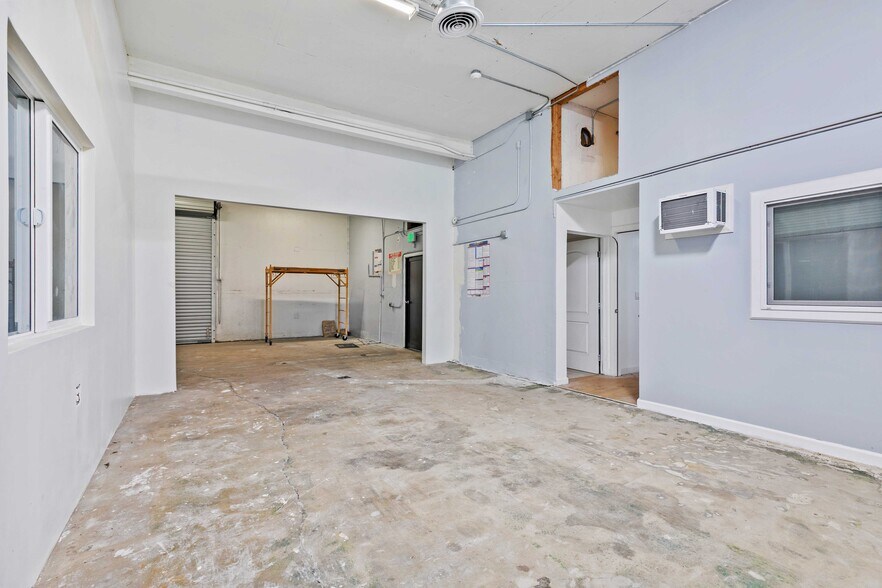 More Photos Of 11285 Goss St, Sun Valley Warehouse For Sale