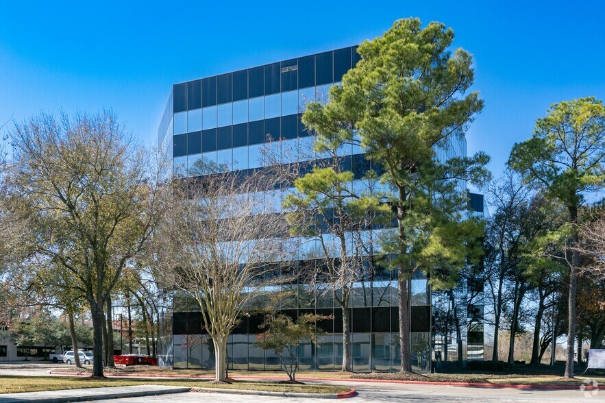 More Photos Of 3838 N Sam Houston Pky E, Houston Office For Lease