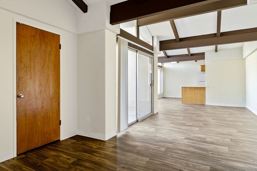 More Photos Of 5055 73rd St, San Diego Apartments For Sale