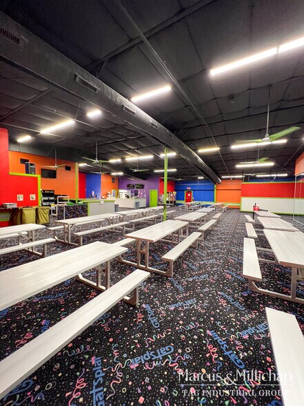 More Photos Of 4720 Industrial St, Rowlett Flex For Sale