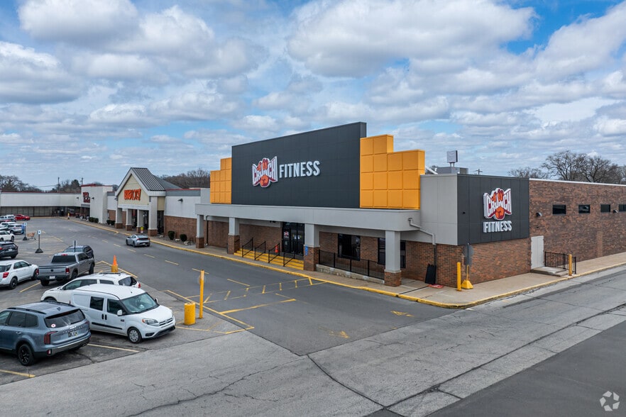 More Photos Of 1499-1593 W Mason St, Green Bay Unknown For Lease