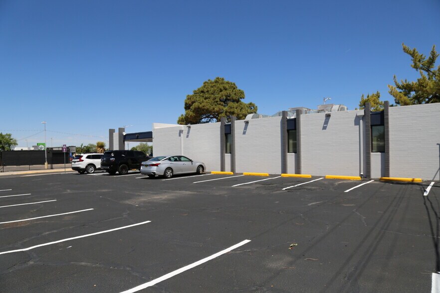 More Photos Of 5800-5810 Lomas Blvd NE, Albuquerque Medical For Lease