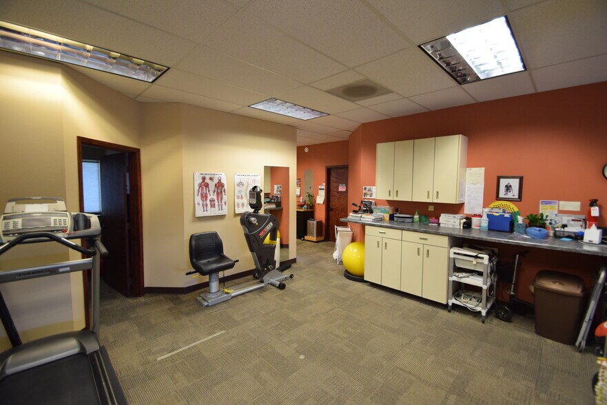 More Photos Of 915 NE 7th St, Bend Office For Lease
