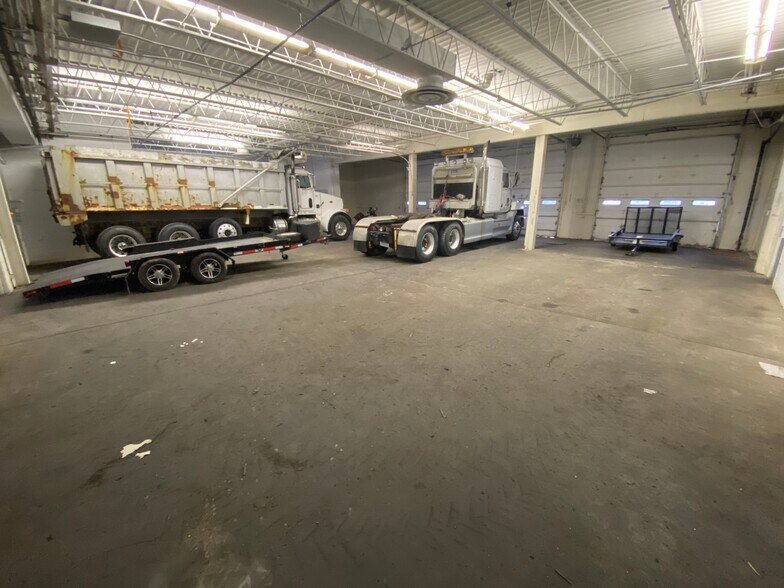 More Photos Of 11358 Main St, Clarence Warehouse For Lease