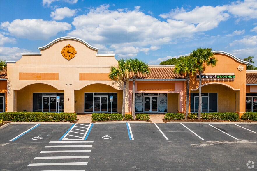 More Photos Of 20451 S Tamiami Trl, Estero Freestanding For Lease