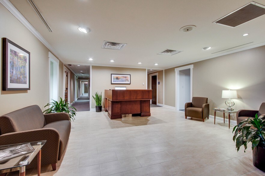 More Photos Of 5115 Maryland Way, Brentwood Office For Lease
