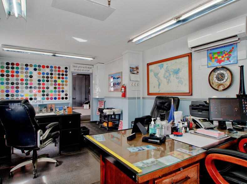 More Photos Of 56 Clarendon Ave, Kingston Warehouse For Sale