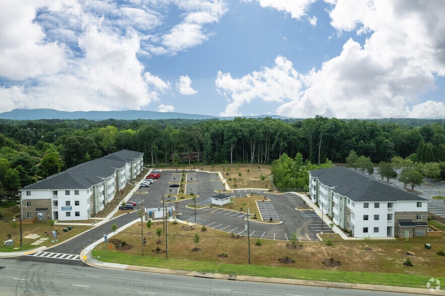 More Photos Of 6800 White Horse Rd, Greenville Apartments For Sale