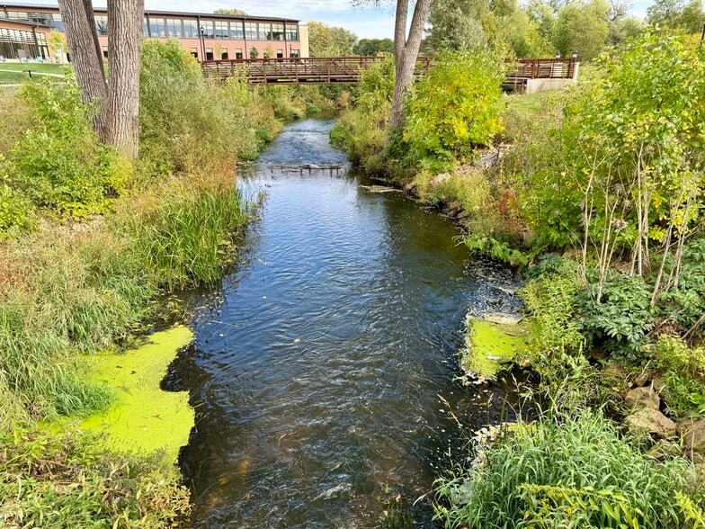 More Photos Of 112 N Madison St, Waunakee Warehouse For Sale
