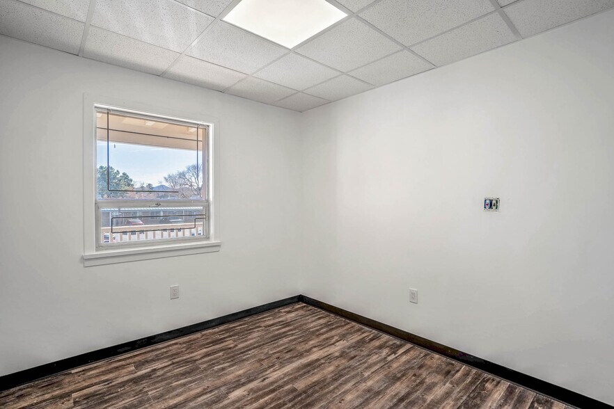 More Photos Of 1405 Luisa St, Santa Fe Office For Lease