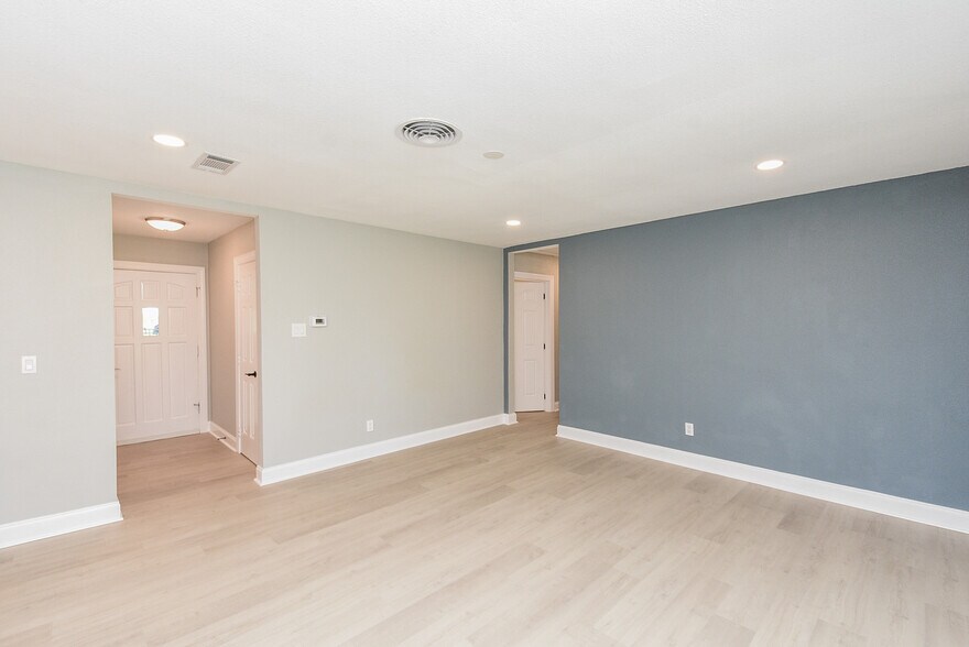 More Photos Of 19022 Old Mueschke Rd, Tomball Medical For Lease
