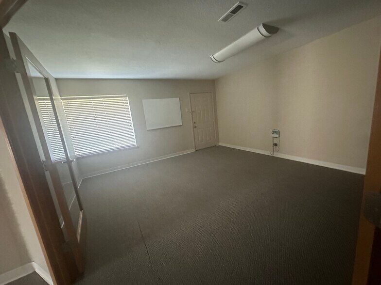 More Photos Of 259 SW 1st Ave, Canby Office For Lease