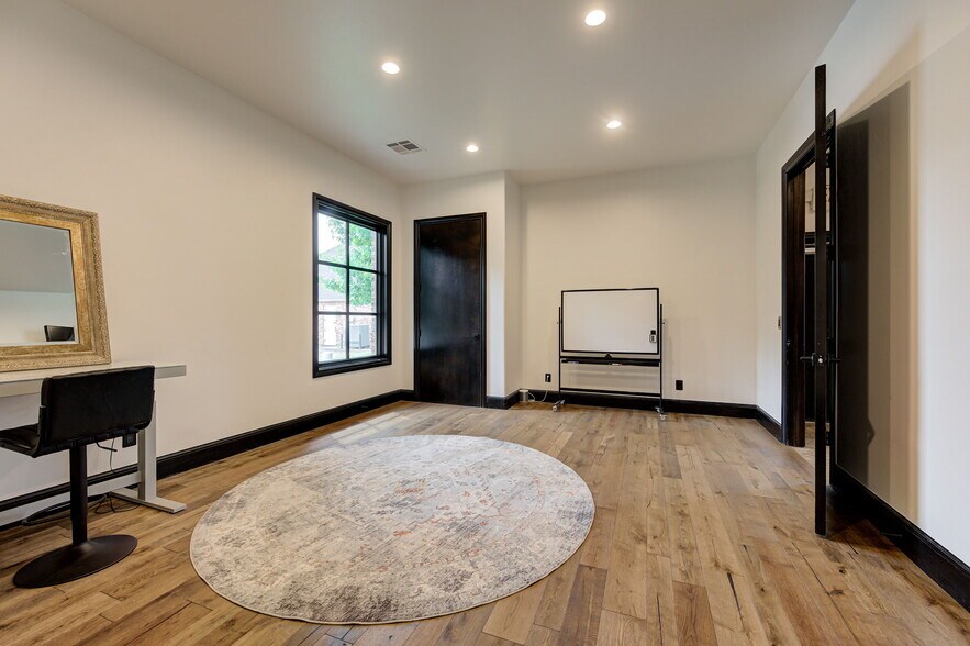 More Photos Of 2917 NW 156th St, Edmond Office Residential For Sale