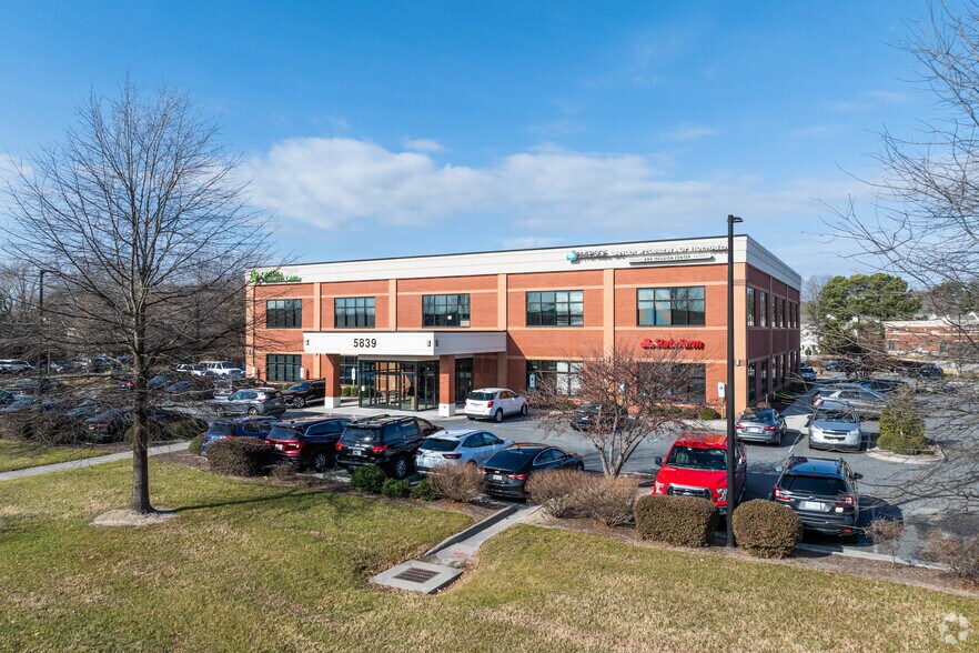 Primary Photo Of 5839 Harbour View Blvd, Suffolk Medical For Lease