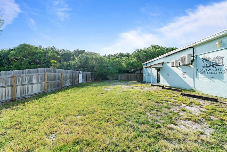 More Photos Of 1700 Highway 35 N, Rockport Storefront Retail Office For Sale