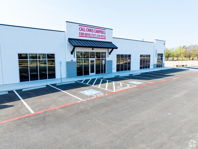 More Photos Of 13722 Old FM 471 W, San Antonio Storefront For Lease