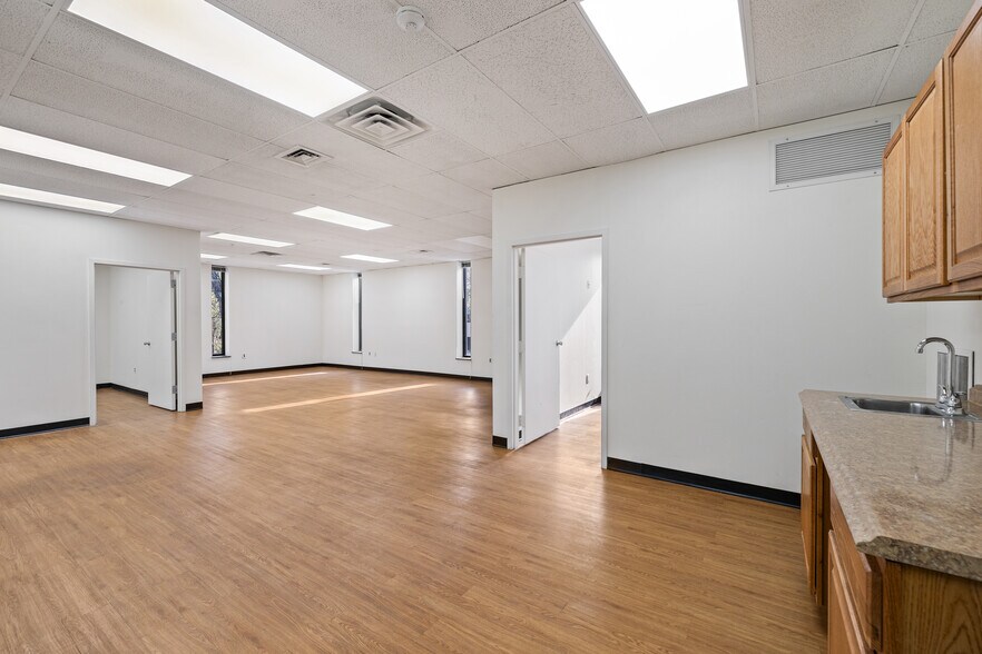 More Photos Of 19 Squadron Blvd, New City Office For Lease