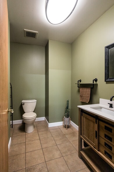 More Photos Of 2600 Cochrane St, Detroit Warehouse For Sale