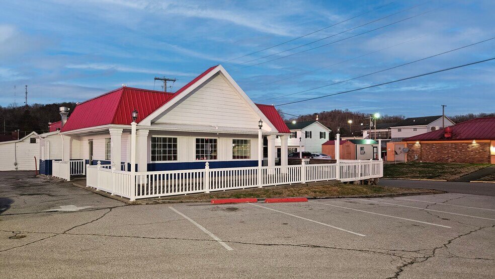 Primary Photo Of 325 E Main St, Milton Fast Food For Lease