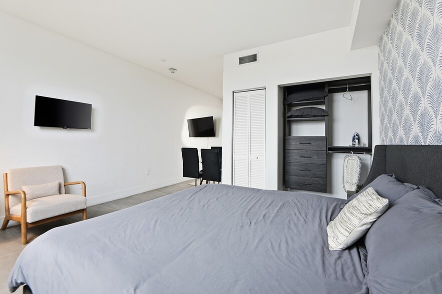 More Photos Of 1343 NW 1st St, Miami Hospitality For Sale