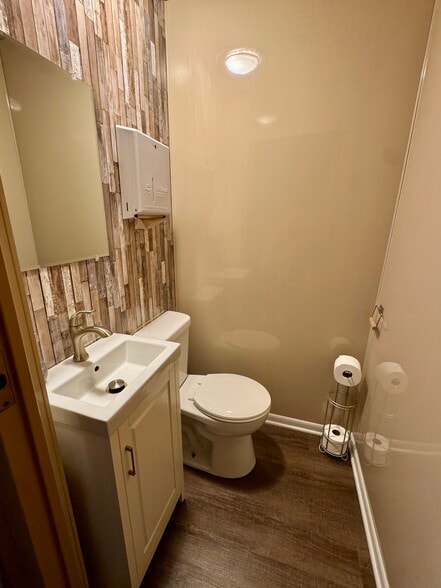 More Photos Of 701 N Teal Lake Ave, Negaunee Office For Sale