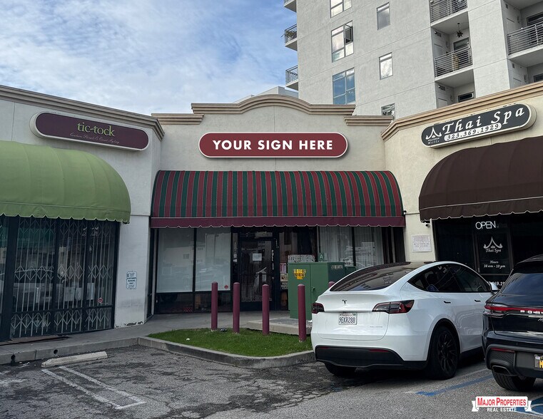 Primary Photo Of 1601-1607 N La Brea Ave, Los Angeles General Retail For Lease