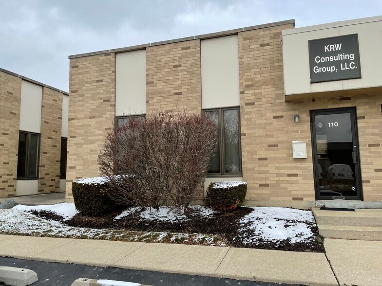 More Photos Of 1881 Commerce Dr, Elk Grove Village Office For Sale