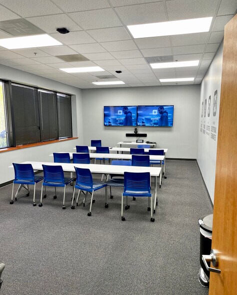 More Photos Of 7390 Coca Cola Dr, Hanover Industrial For Lease