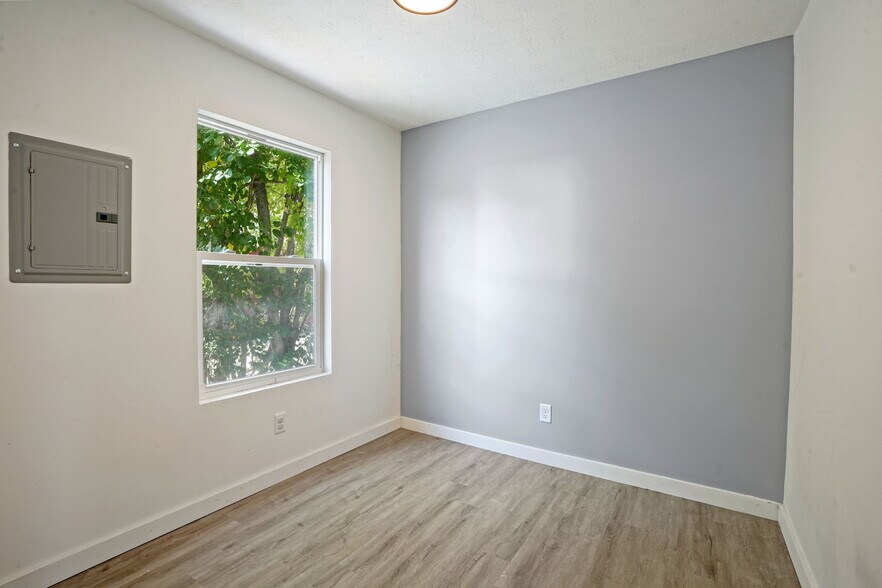 More Photos Of 4983 E Indiana Beach Rd, Monticello Hospitality For Sale