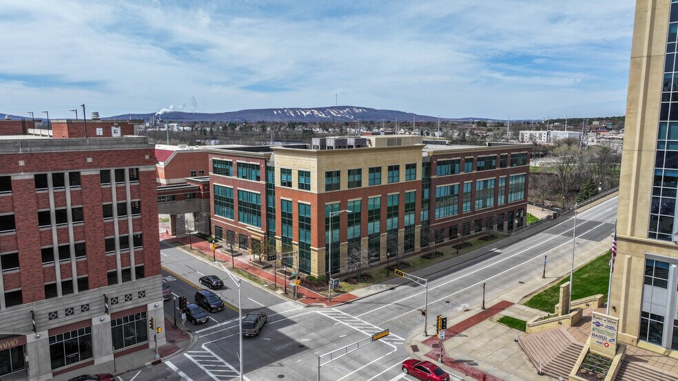 More Photos Of 11 Scott St, Wausau Office For Lease