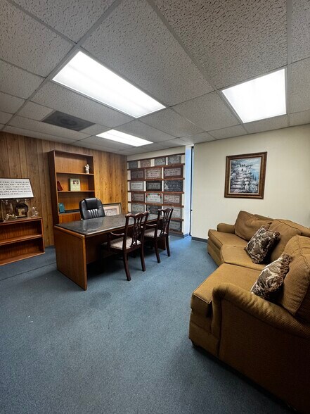 More Photos Of 300 Palm Dr, Corpus Christi Warehouse For Sale