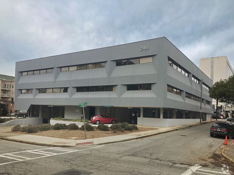 More Photos Of 246 Sycamore St, Decatur Office For Lease
