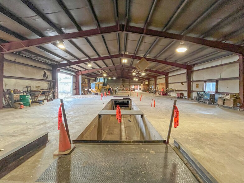 More Photos Of 668 Hollis Rd, Hollis Center Warehouse For Sale