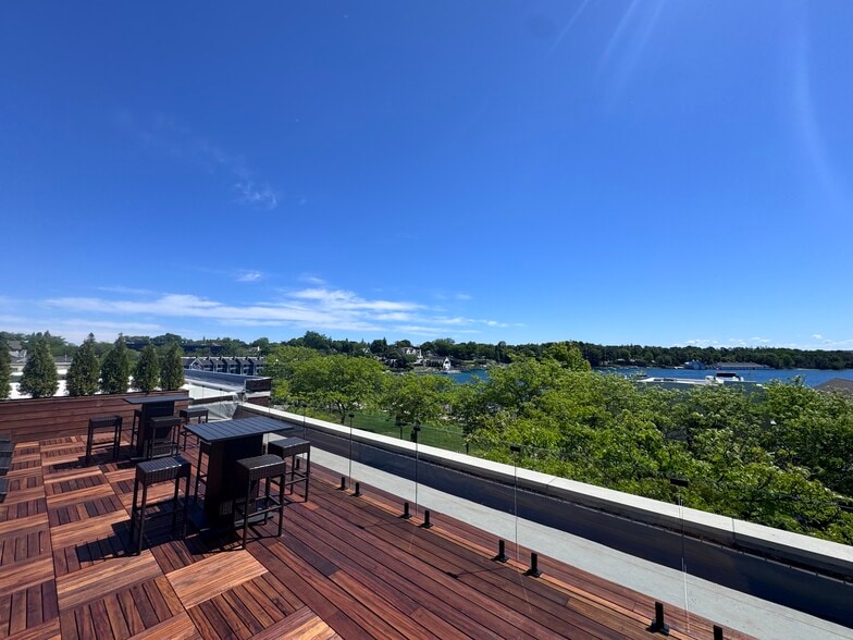 More Photos Of 211 Bridge St, Charlevoix Office For Sale