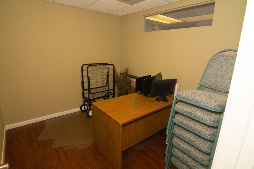 More Photos Of 3617 Webber St, Sarasota General Retail For Sale