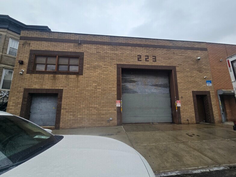 More Photos Of 223 52nd St, Brooklyn Warehouse For Lease