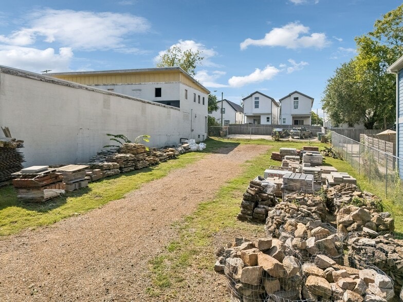 More Photos Of 1715 Pecan St, Nashville Warehouse For Sale