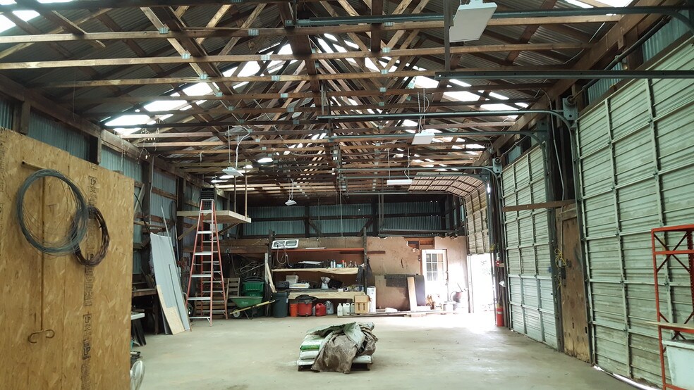 More Photos Of 3521 Monroe Rd, Charlotte Showroom For Lease