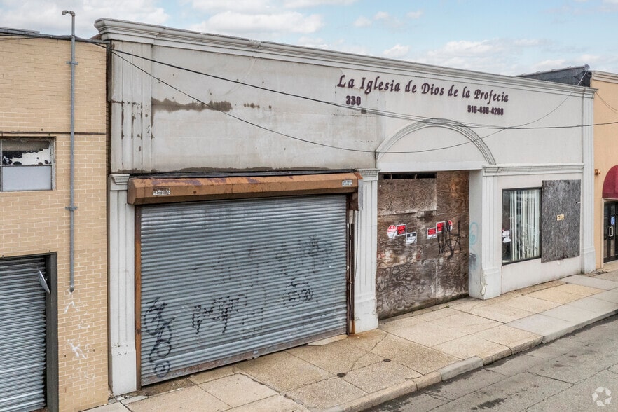 More Photos Of 330 Fulton Ave, Hempstead Office For Sale