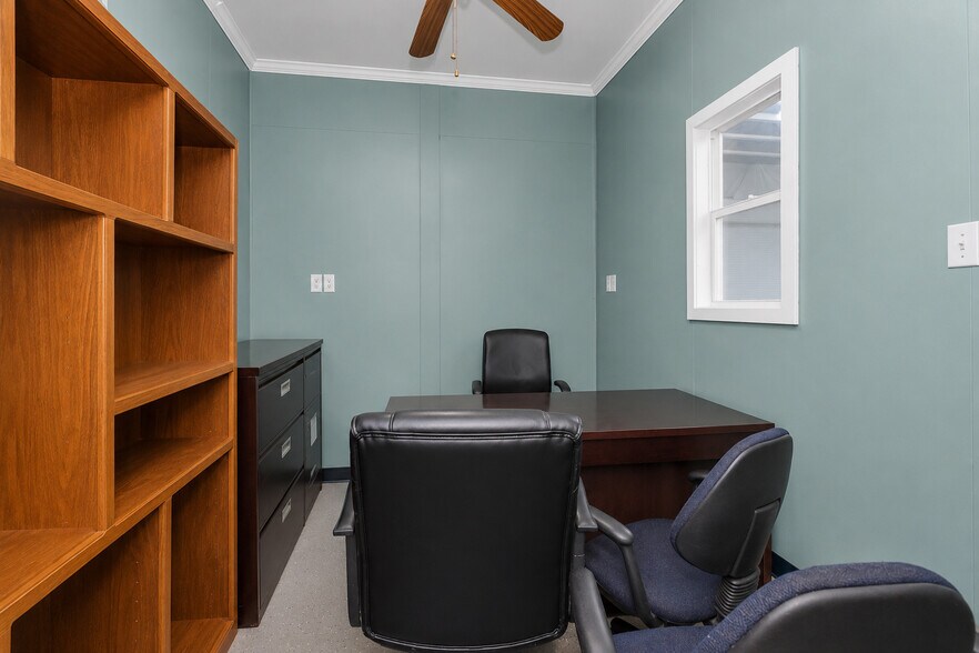 More Photos Of 11003 Willis Waukegan Rd, Conroe Light Distribution For Sale