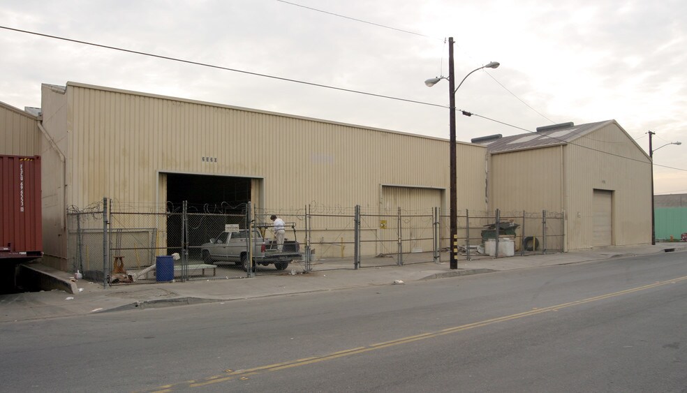 More Photos Of 2300-2320 N Alameda St, Compton Warehouse For Lease