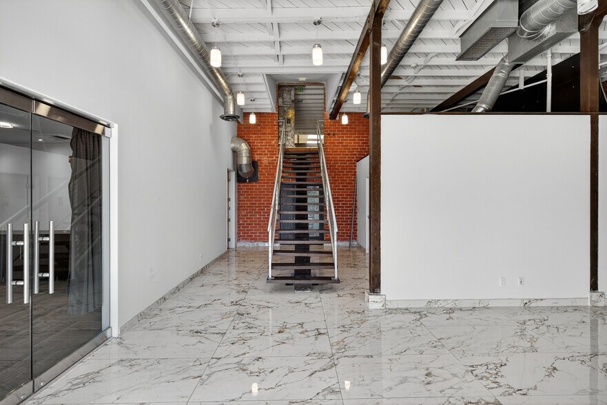 More Photos Of 4716 Vineland Ave, North Hollywood Loft Creative Space For Lease