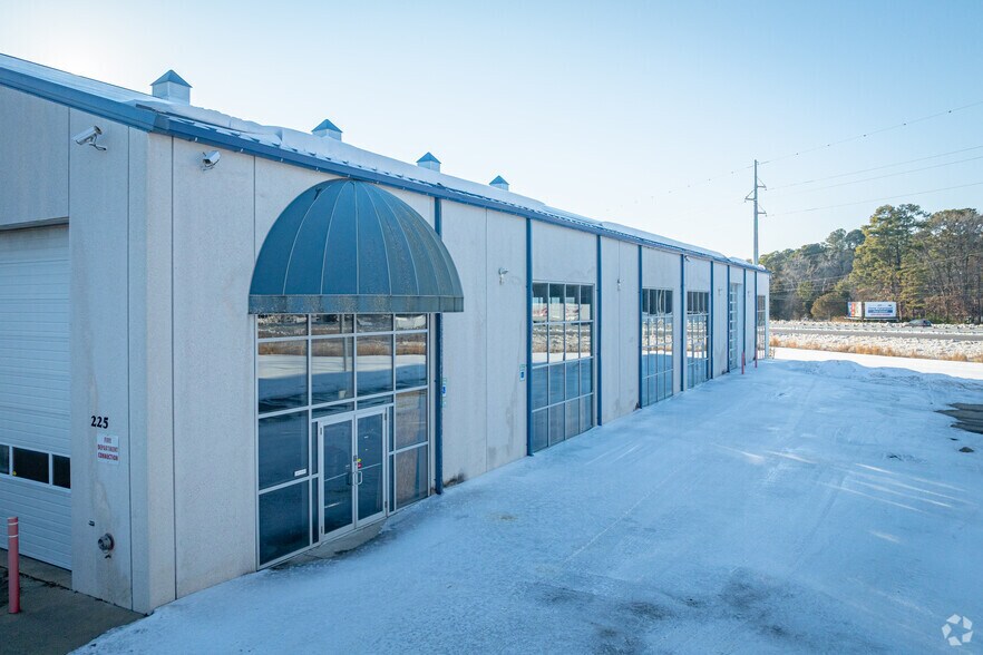 Primary Photo Of 225 Hess Rd, Grasonville Light Distribution For Sale