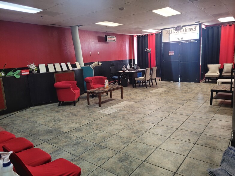 More Photos Of 953 E Sahara Ave, Las Vegas Storefront For Sale